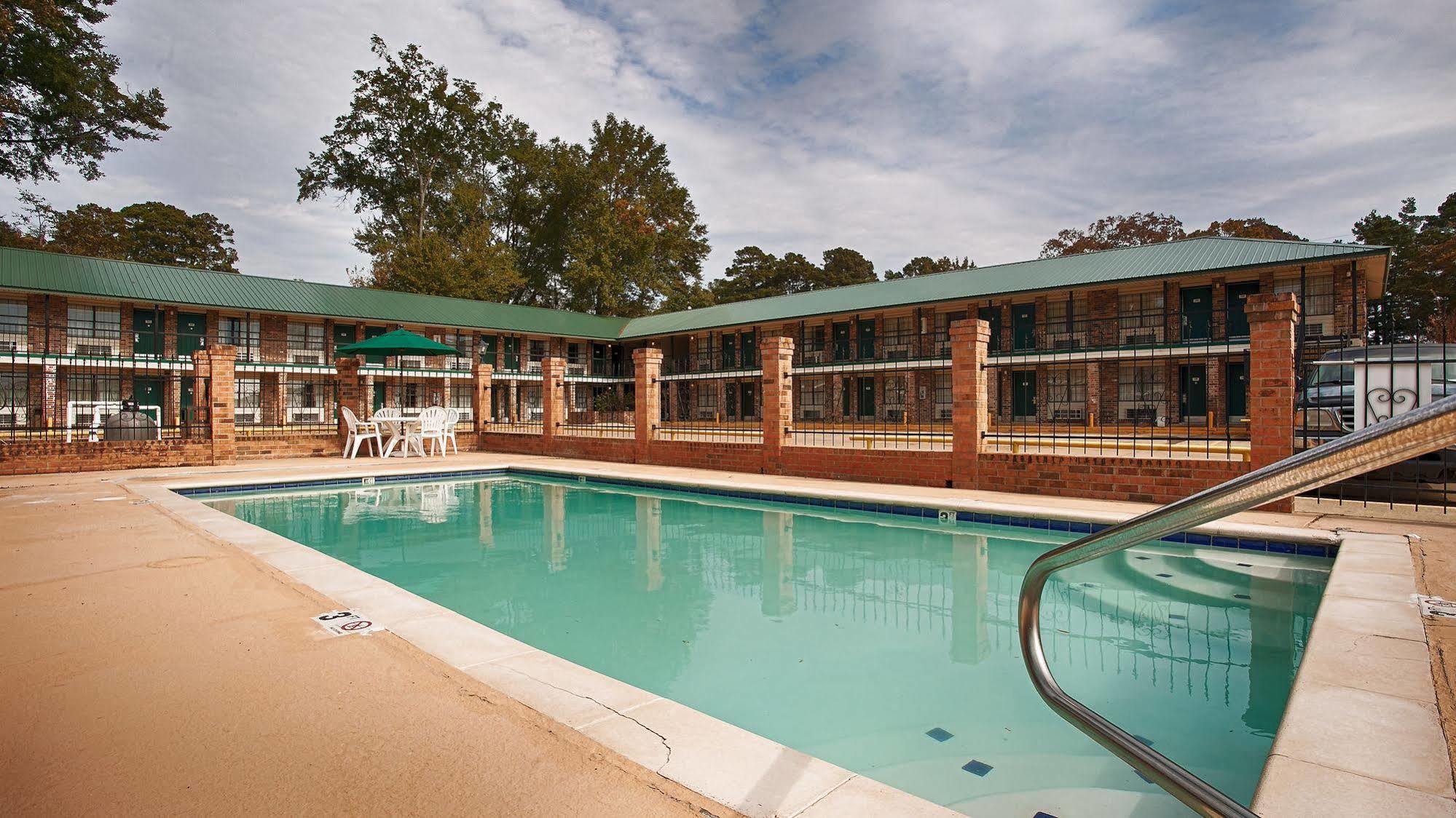 The Winnfield Lodge Bagian luar foto