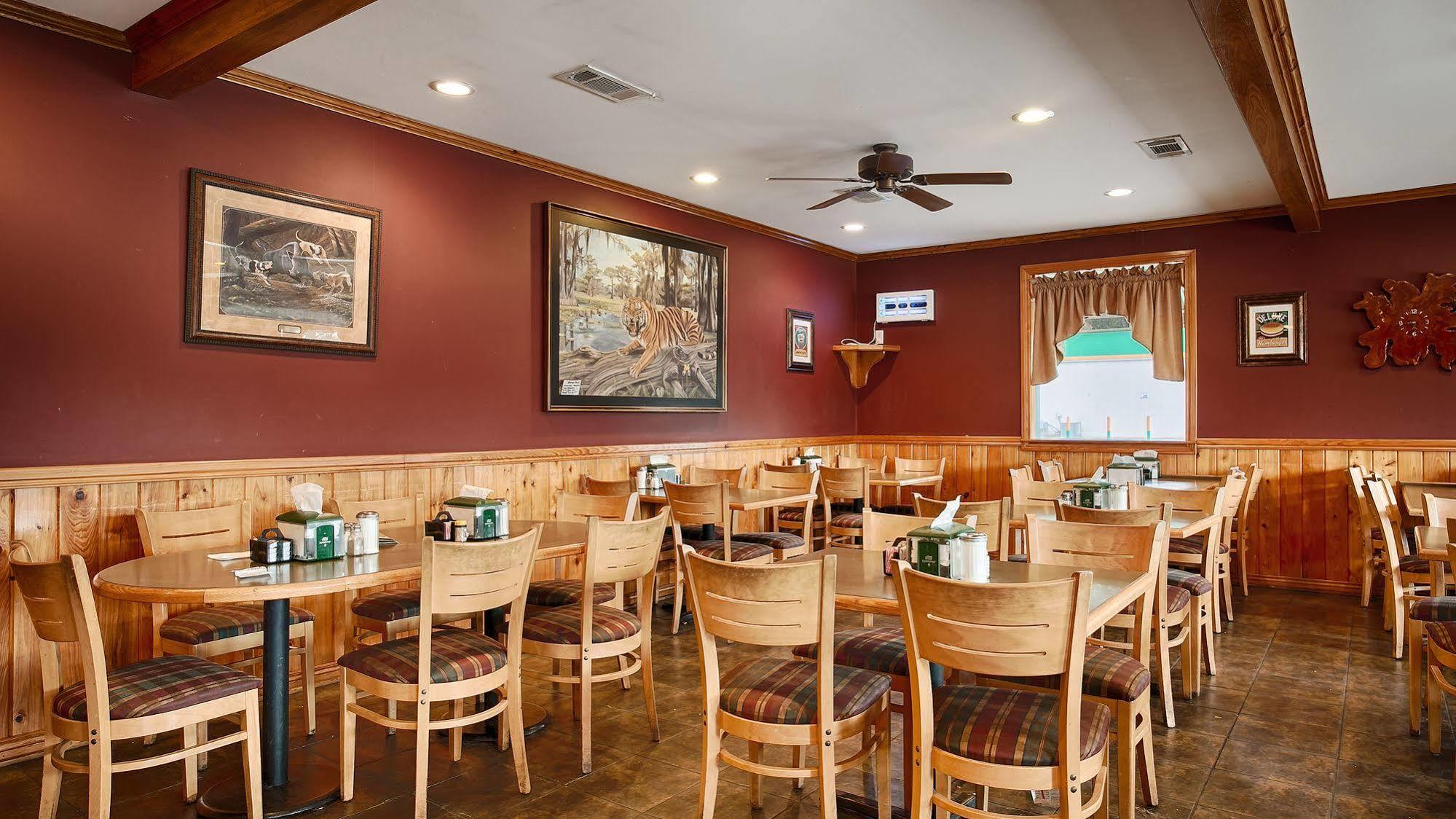 The Winnfield Lodge Bagian luar foto